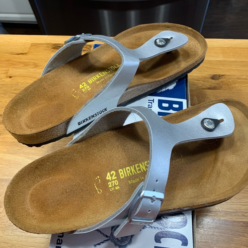 Birkenstock Gizeh, silver sandal